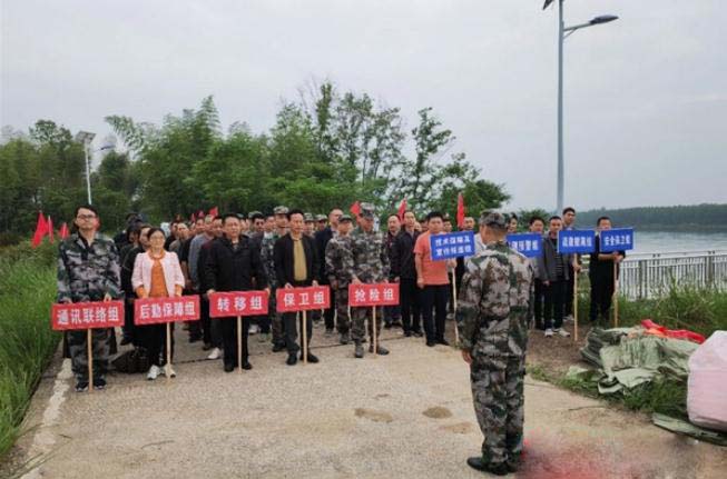 筑牢“安全堤”！常德桃花源開(kāi)展防汛、地災(zāi)防治緊急避險(xiǎn)聯(lián)合演練